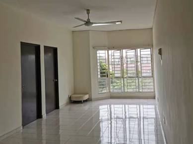 NEWLY PAINTED LOW DENSITY Pangsapuri Merak Bandar Kinrara 3, Puchong