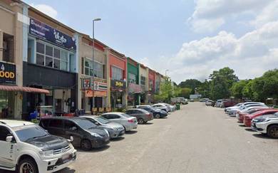 2storey shop lot putra permai near seri kembangan serdang below market