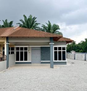 Semi-D Setingkat Taman Temiang Utama, Muar — Corner Lot saiz Banglo
