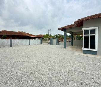 Semi-D Setingkat Taman Temiang Utama, Muar — Corner Lot saiz Banglo