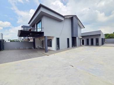 Jalan Abdul samad ，Partially Furnished Semi-Detached House For Rent