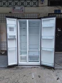 Electrolux Side by Side Peti ais Fridge 577Liters