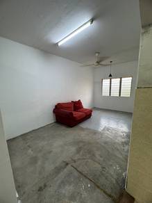 [ 1k Booking ] Flat PKNS Seksyen 7, full loan, LRT3, facing outside
