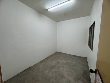 [ 1k Booking ] Flat PKNS Seksyen 7, full loan, LRT3, facing outside