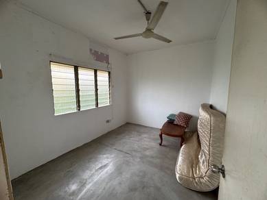 [ 1k Booking ] Flat PKNS Seksyen 7, full loan, LRT3, facing outside