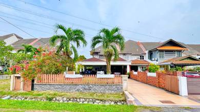 RENOVATED & SPACIOUS Double Storey ENDLOT Terrace Bangi Golf Resort