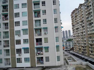 3-Covered Carparks Damai Vista Jelutong 3-Bedrooms 2-Baths Renovated