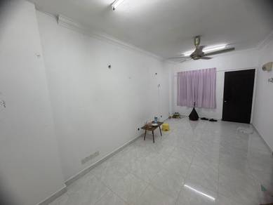 Fully Renovated unit in Pandan Ria Block A & B