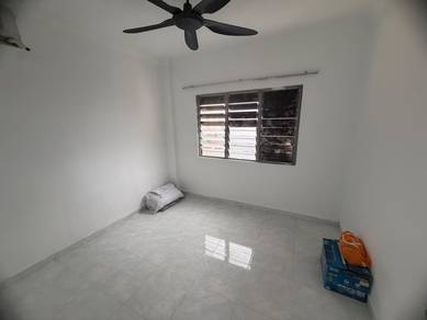 Fully Renovated unit in Pandan Ria Block A & B