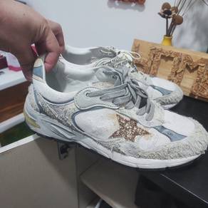 Golden goose (Italy luxury brand)