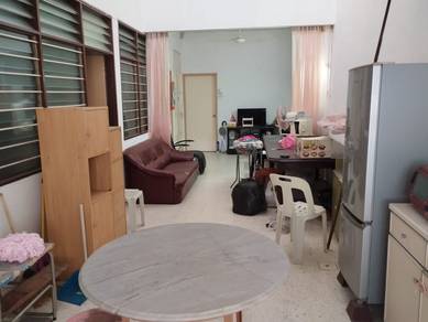 Jalan Beriksa 3, Farlim | Established Neighbourhood