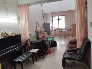 Jalan Beriksa 3, Farlim | Established Neighbourhood
