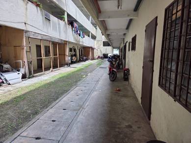 Pangsapuri Putra Permai Selasa shop