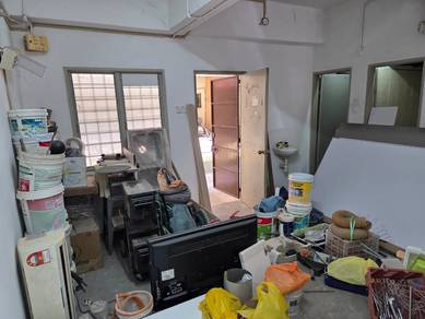 Pangsapuri Putra Permai Selasa shop