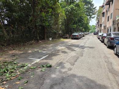 Pangsapuri Putra Permai Selasa shop