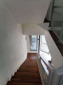 2 and half story house in andira park bukit puchong 2 for sale