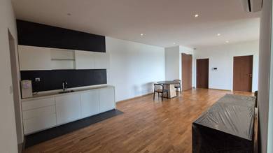 Urban Residence Condo with Stunning Views For Rent