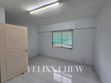 Taman Pekaka Block 31 850Sqft Good Condition Sungai Dua For Sale