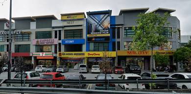 FACING MAIN ROAD ✅ GROUND FLOOR SHOP ✅ 2040 sf, VISTA VALLEY, SEMENYIH