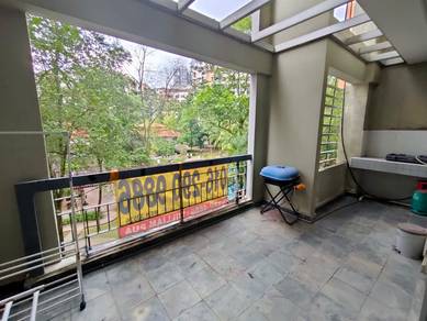 Nice Pool View Cyberia Smarthomes Townhouse Cyberjaya for Sales