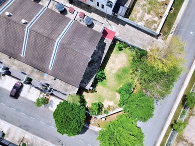 HUGE LAND CORNER LOT 2 Storey Terrace Bangi Avenue 2 FREEHOLD 4R 4B