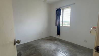 Sentosa Flat Apartment at Setia Alam , shah alam