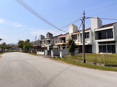 Mansion Park Corner Semi D