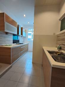 Baystar Condo - Freehold -2248'sqft - Super Worth - Fully Renovated