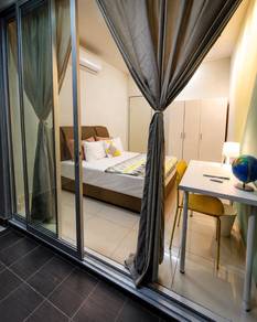 Balcony Room for 𝗙𝗲𝗺𝗮𝗹𝗲, Maxim Residence MRT Taman Connaught