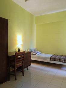 Air-cond Room for Rent
(Female only)
8-13min Walk to MRT & HUKM