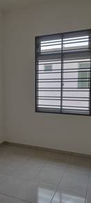 Jalan Bayan, Bandar Putra, 81000 Kulai  Single-storey house