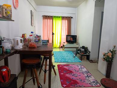 Low Cost Apartment, Lima Kedai