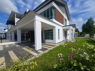 Impian Emas @ Iconia Garden Double Storey Terrace House Corner ForSale