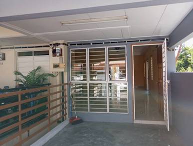 Amansiara Townhouse corner unit cat baru untuk disewa