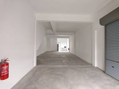FACING MAINROAD END LOT 3 Storey Shoplot Aman Parc Taman Intan