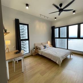 Spacious Master room @Country Garden Danga bay