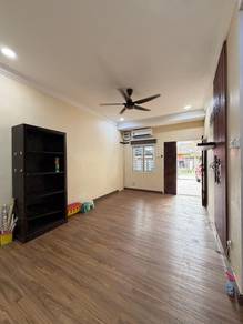 Rumah Landed Dengan Aircond Dan Kitchen Cabinet Untuk Disewa