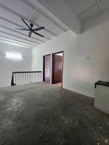 Taman Sri Kluang, Kluang - Rumah Teres Dua Tingkat Untuk Dijual