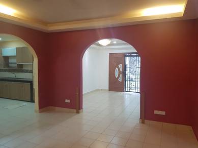Corner House with Big Land Gombak