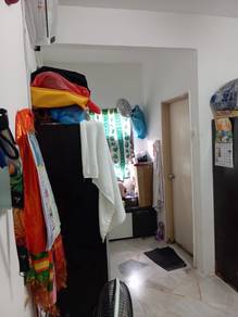 Taman Desa Kempas Apartment /3bed /level 1 /G&G / Below Market Value