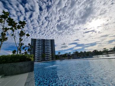 Top Floor, brand new large unit in Liberty Grove