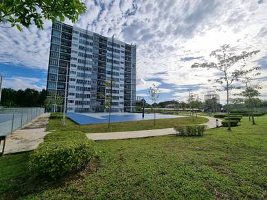 Top Floor, brand new large unit in Liberty Grove