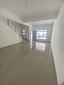 2 Storey Terrace 4 Bedroom 4 Bathroom | Spacious Family Home