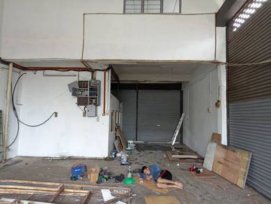 1.5 Stry Light Ind Shoplot @ Tmn Perindustrian Ringan Usahajaya - Rent