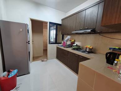 Larkin Residence With 1 Carpark For Sale