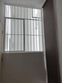 (Offer Unit) Lakefront Homes 3B2B  Partially Furnish
