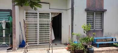 Putra Perdana, Puchong Town House