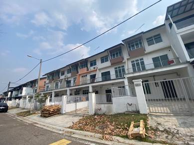 Senai Taman Scientex Utama 3 Storey For Sale*Unblock view, Fully reno