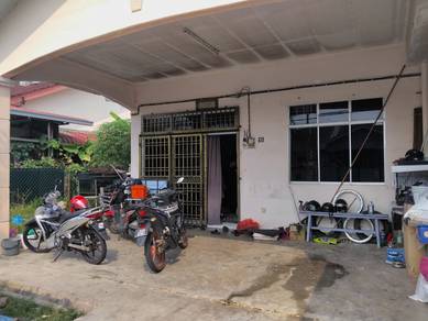 Freehold End Lot Single Storey Terrace House Muar murah