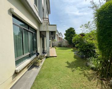 Section 13 Shah Alam KGSAAS Esente Semi-D Fully Renovated